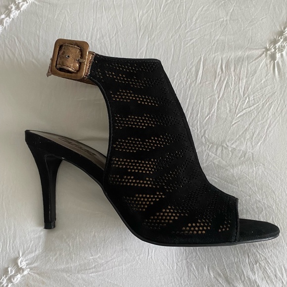 Carlos Santana Women's Ankle Strap Open Toe Black Suede High Heels - Size 6. - Picture 6 of 12